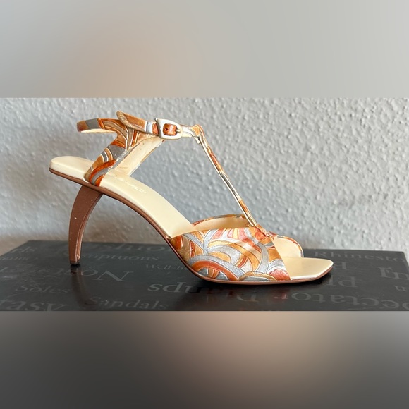 Just 🌟HP🌟 The Right Shoe Riviera - Picture 1 of 10